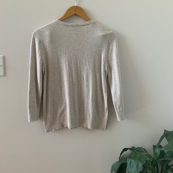 Loft Outlet - 🐙 2/25$ Beige off white long sleeves cardi - Picture 5 of 7